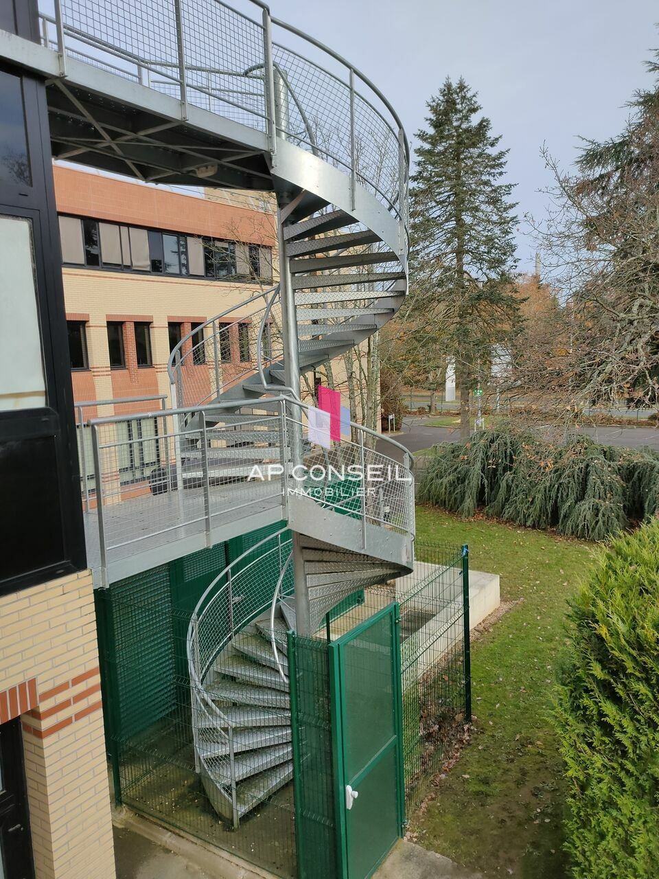 Photo 6